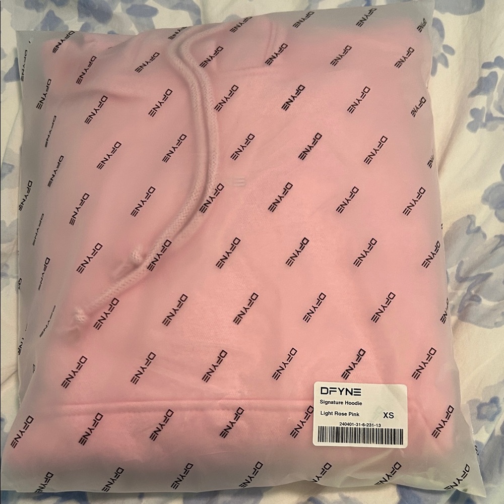 DFYNE Signature Hoodie (Light Rose Pink)